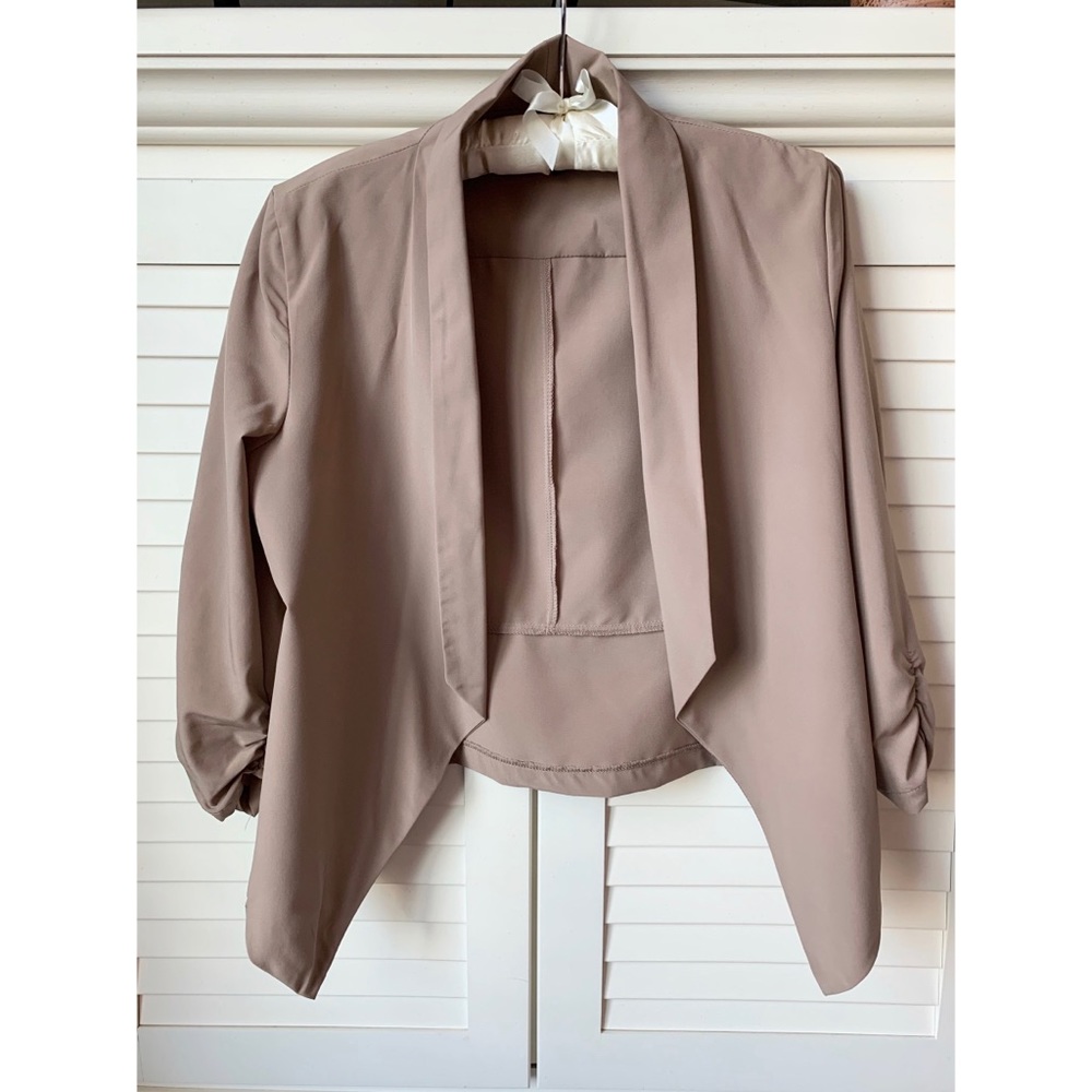 San Joy 3/4 Sleeve Cropped Blazer